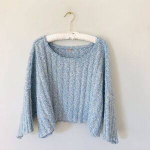 Free people | cropped chunky knit oversized blue and white sweater pullover